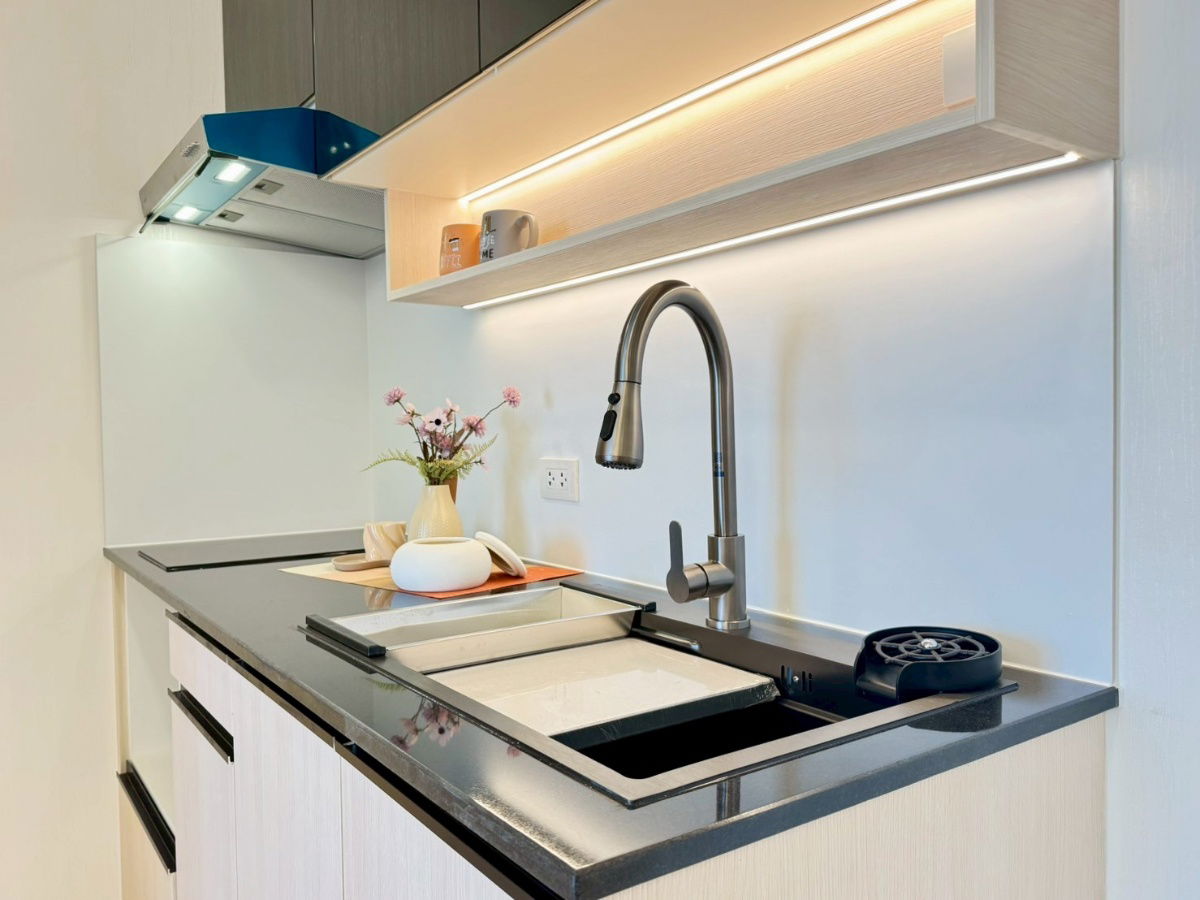 รูป 💥 คอนโด Airlink Residence ราคาดีล้านต้น ๆ เท่านั้น! ใกล้ ARL ลาดกระบัง ✈️ ขายคอนโดรีโนเวทใหม่ ห้องสวยแต่งครบ บิ้วอินทั้งห้อง พร้อมอยู่ - รูปที่ 6/12