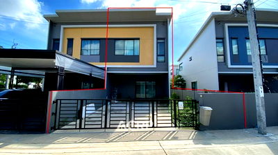 Townhouses for sale : Townhome for sale, Siri Place Pracha Uthit, quality from Sansiri, High security