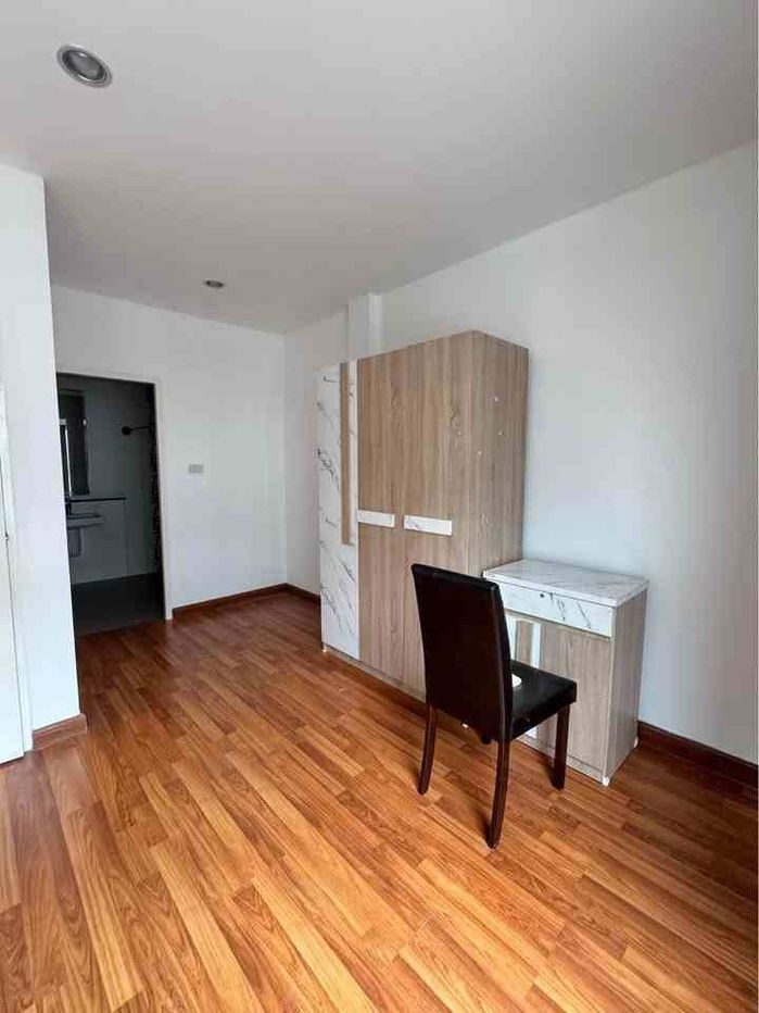picture B999 Townhome for rent, 3 floors, The Exclusive project, Soi Phatthanakan 44 - 7/13