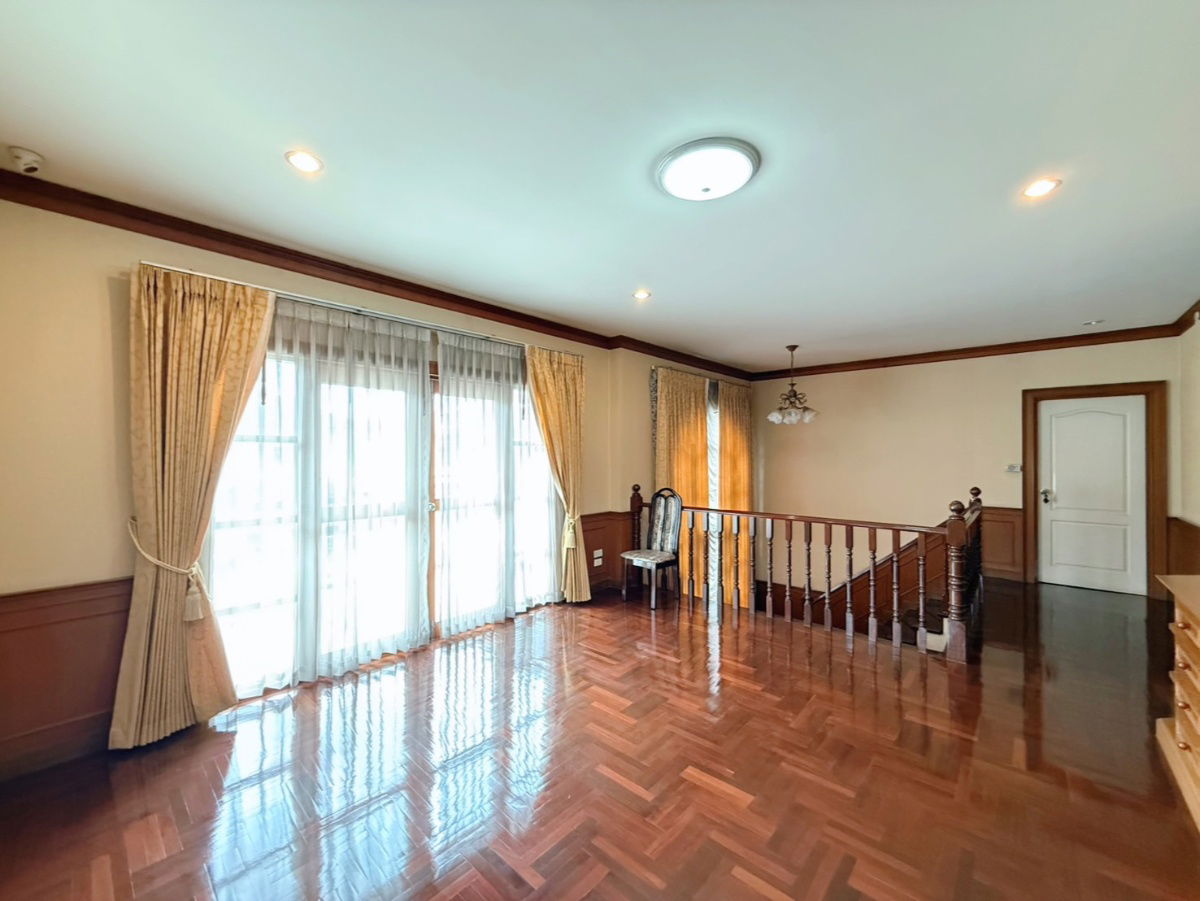 รูป ขายบ้านเดี่ยวหลังใหญ่ หมู่บ้านศุภวรรณ เพรสทีจ ติดเดอะมอลล์บางแค ใกล้รถไฟฟ้า MRT สถานีหลักสองเพียงประมาณ 900 เมตรเท่านั้น - รูปที่ 4/20