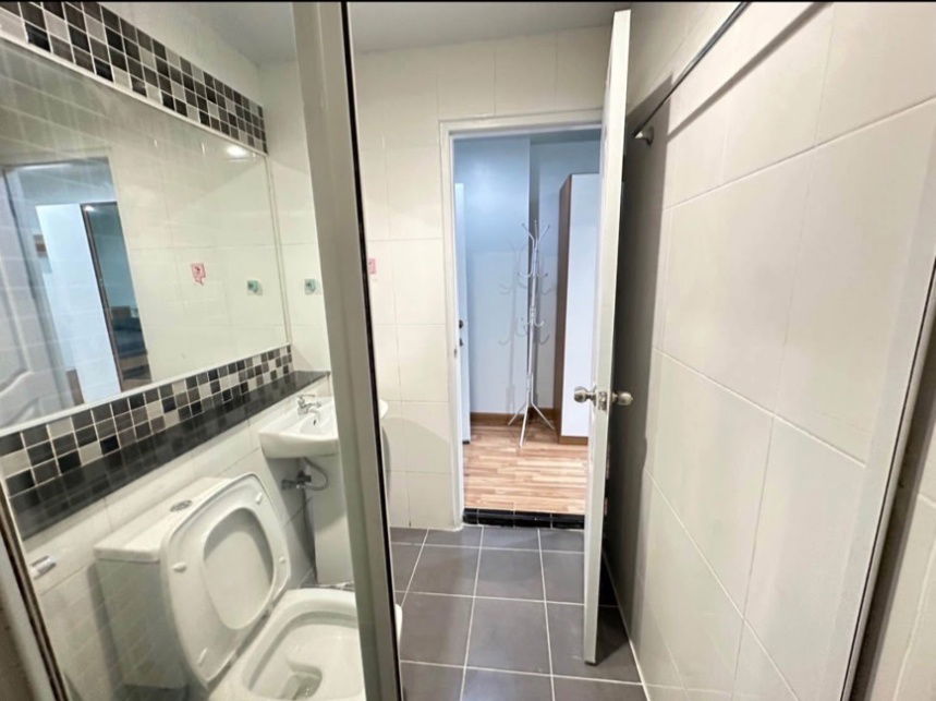 รูป ให้เช่า 𝗥𝗲𝗴𝗲𝗻𝘁 𝗛𝗼𝗺𝗲 𝟭𝟱 แจ้งวัฒนะ 🏡 𝟴,𝟬𝟬𝟬 เฟอร์ครบ‼️#ตอบแชทไว 🔥🔥 รหัส M1332 - รูปที่ 5/9