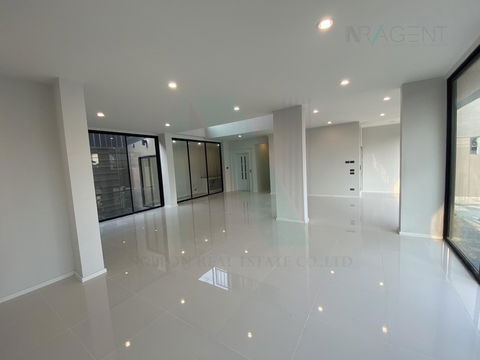 🎉 For Rent 3-story Home office BRITTON LADPRAO 41 3 bedroom 4 bathroom