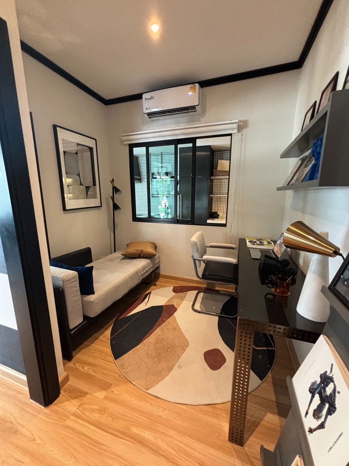 picture Showroom 2-storey townhome for sale, fully furnished, ready to move in, located in t🏡 he prime Pattanakarn area, within a Sansiri development. - 5/14