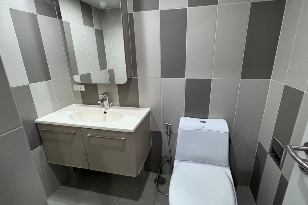picture 🔥 For Sale !! 🔥 Code C20240900069..........Onyx Phaholyothin, 1 bedroom Loft, 1 bathroom, high floor 10++, furnished, Special Deal!!📣📣 - 5/8