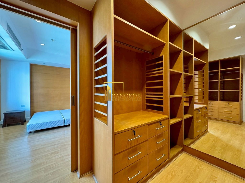รูป Renovated 3 Bedroom Apartment For Rent in Phrom Phong - BR21064AP - รูปที่ 21/47