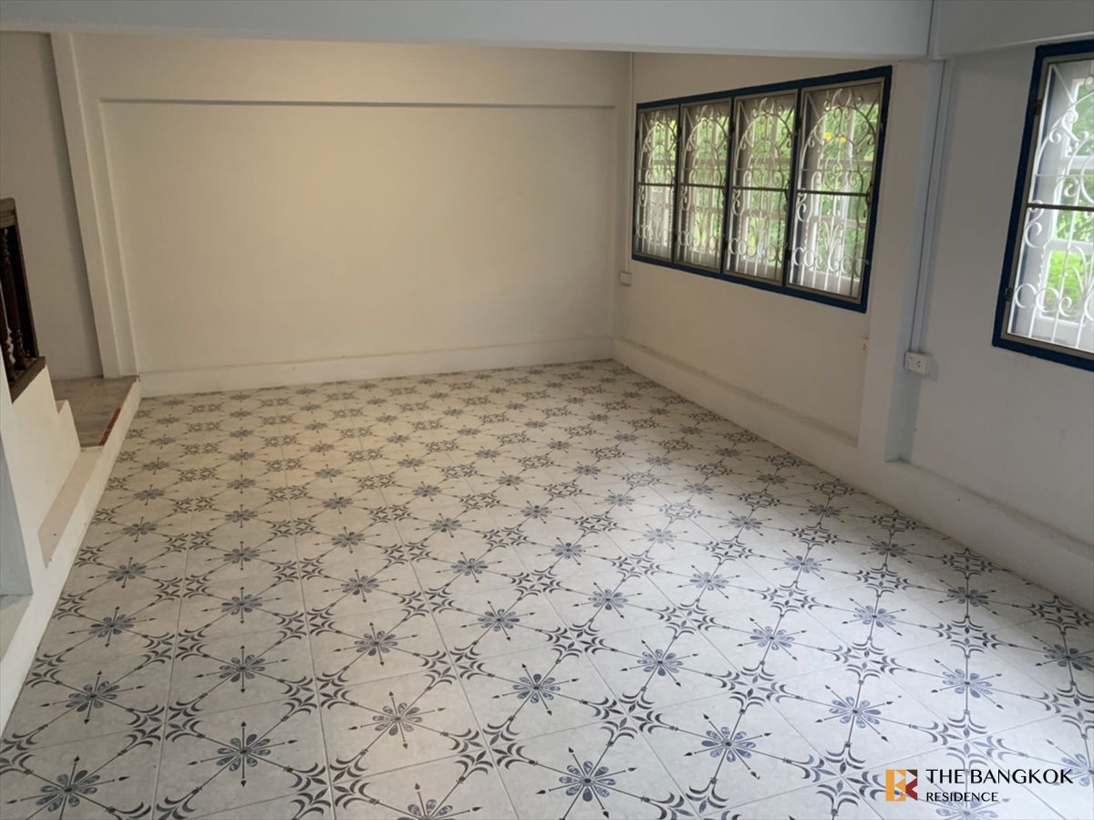 picture House Area Klongsan, Near Icon Siam & BTS Charoen Nakhon - 6/12