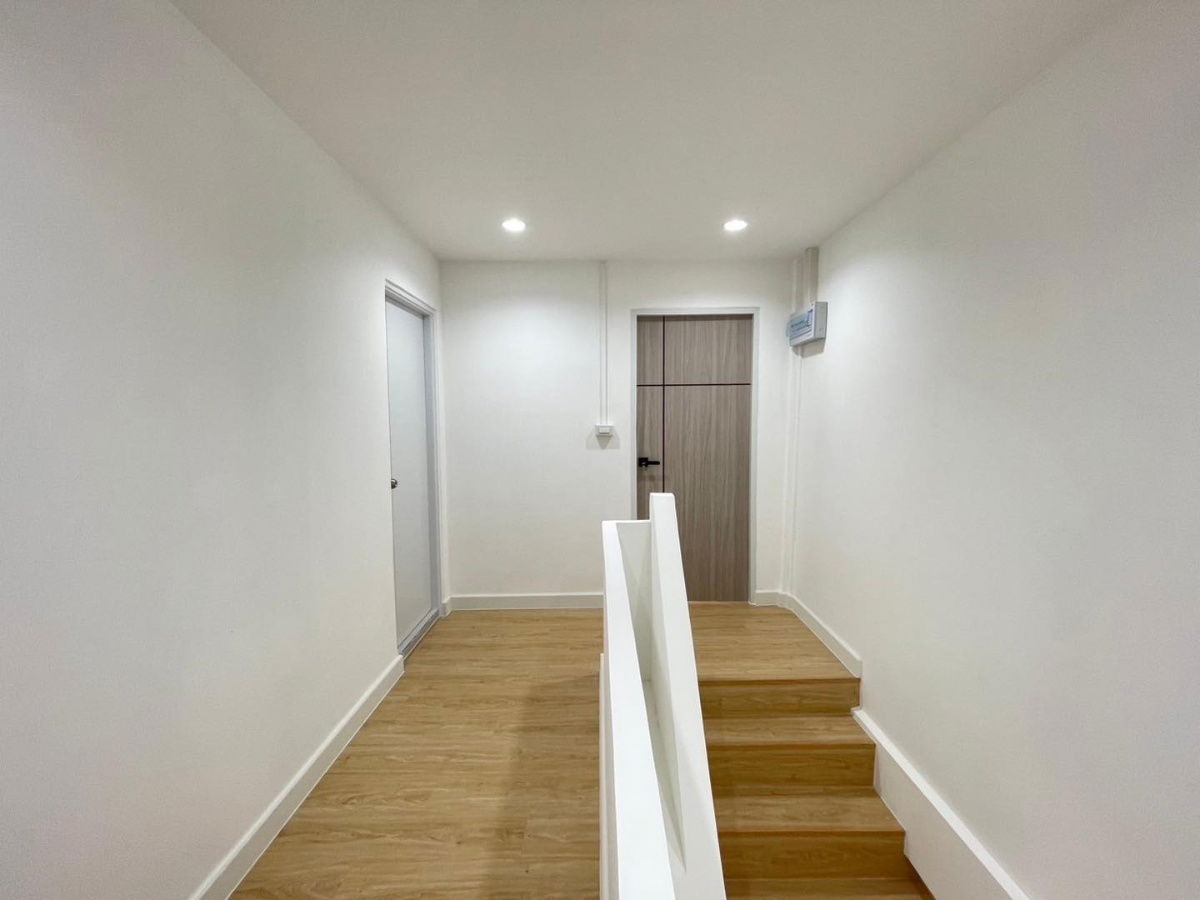 picture For sale: townhouse 25.5 sq.w. in Phra Pin 4 Village, Phetkasem 81, Bang Bon 5 Road. - 16/35