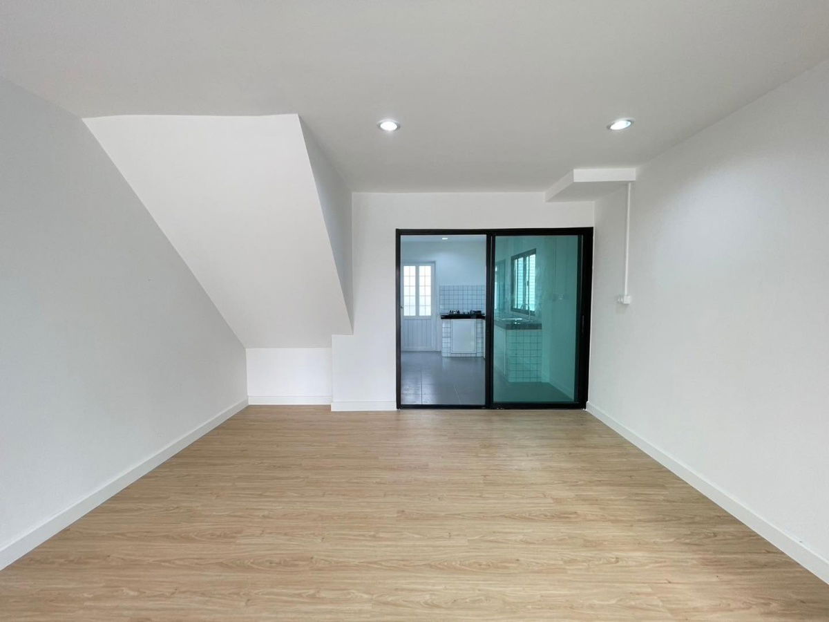picture For sale: townhouse 25.5 sq.w. in Phra Pin 4 Village, Phetkasem 81, Bang Bon 5 Road. - 27/35
