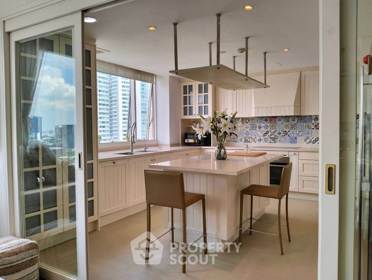 picture 4-BR Condo at Wilshire near BTS Phrom Phong (ID 1326679) - 13/17