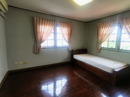 picture FOR RENT KRISSADA NAKORN 12 PHUTTHAMONTHON SAI 1 / 3 bedrooms 2 bathrooms / 65 Sqw. 170 Sqm. **26,000** CLOSE TO NEW SOUTHERN BUS TERMINAL - 7/14