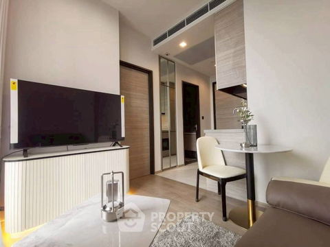 1-BR Condo at The Crest Park Residences near MRT Phahon Yothin (ID 2079238)