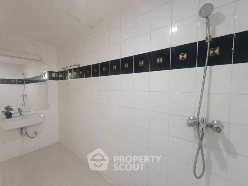picture 3-BR Condo at The Waterford Park Sukhumvit 53 Condominium near BTS Thong Lor (ID 993996) - 16/19