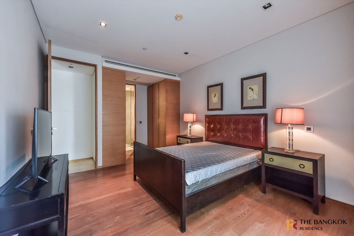 picture Saladaeng Residences 🌟 Rare Find - Elegant Living in a Prestigious,🚄 Near BTS Sala Daeng - 7/14