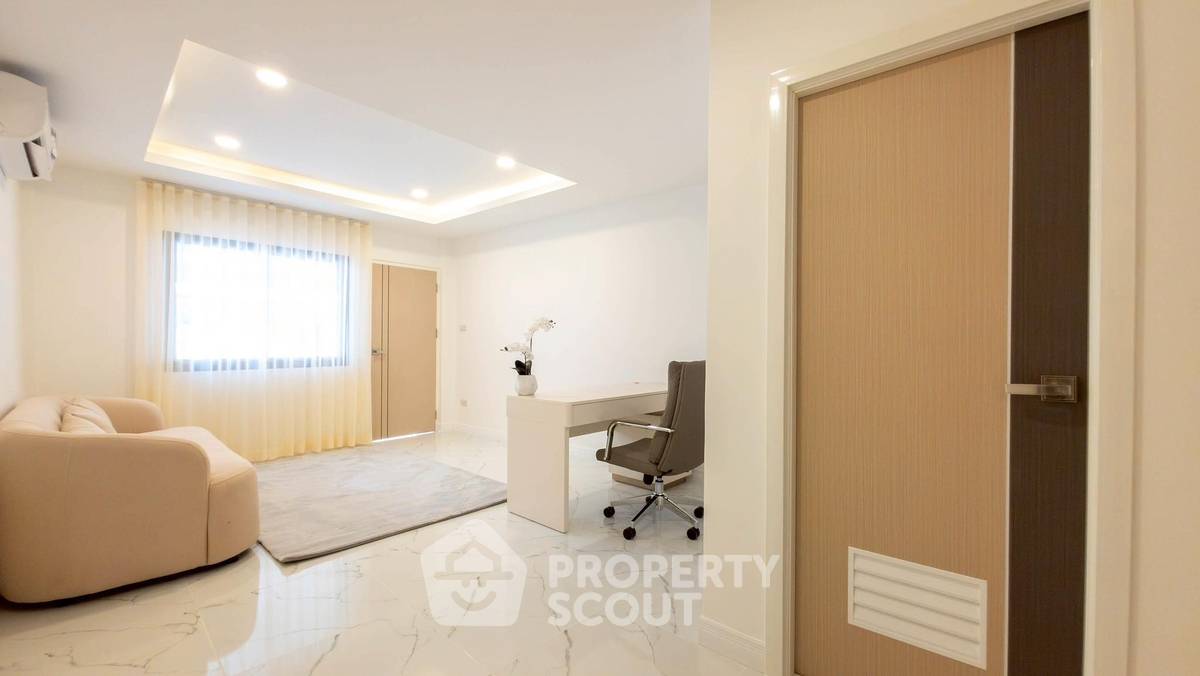 picture 5-BR Villa close to Pattaya (ID 2232248) - 8/19