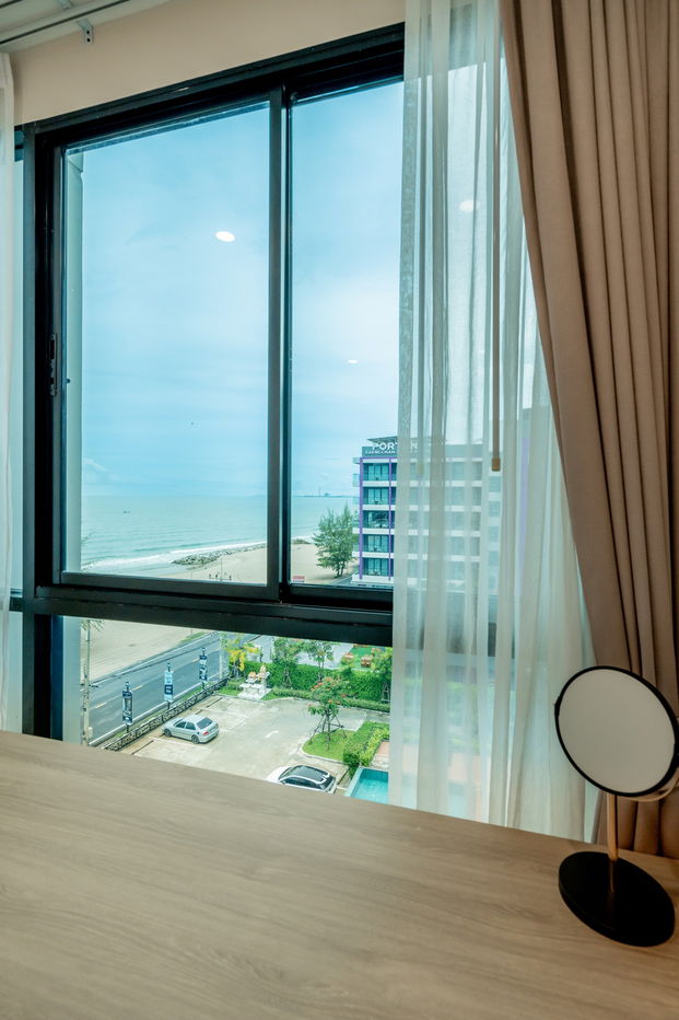 picture Brand-new Seaview 1Bedroom Suite with Pool, Gym, WiFi - 8/11