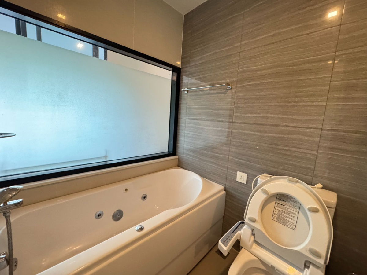 รูป ให้เช่า : KNIGHTSBRIDGE ศรีราชา -  1 ห้องนอน (30 ตรม ชั้น 6) วิวภูเขาและสระว่ายน้ำ -ใกล้ห้างโรบินสัน - รูปที่ 12/15