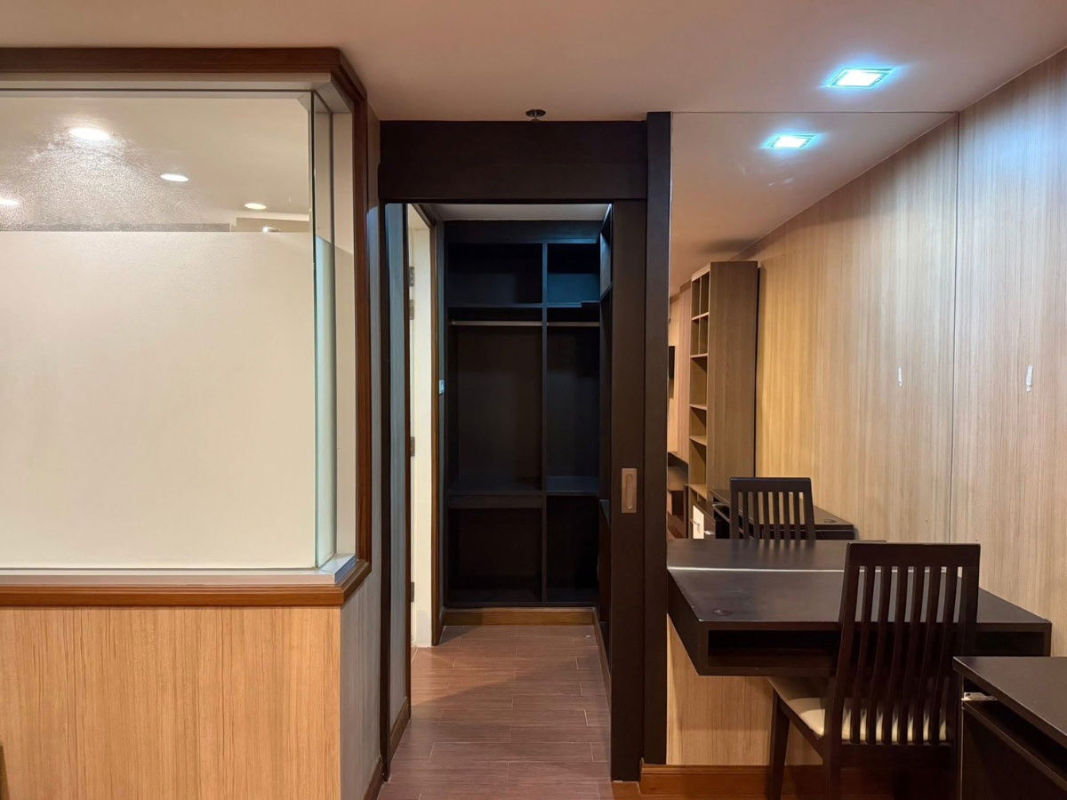 picture The Trendy Sukhumvit                 13 - 4/7
