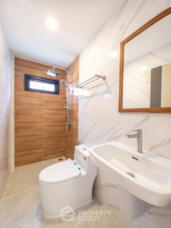 picture 5-BR Villa close to Pattaya (ID 2232248) - 17/19