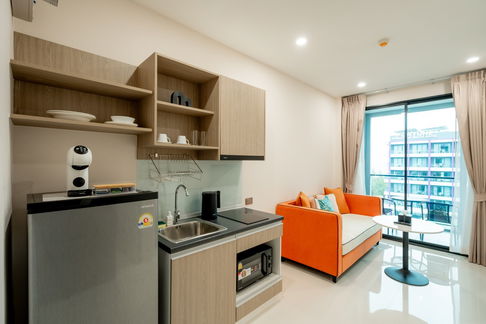 Brand-new Seaview 1Bedroom Suite with Pool, Gym, WiFi