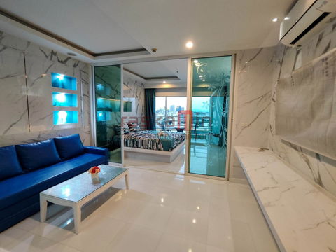 Newly Renovated Seaview Condo – View Talay 6, Pattaya Beach