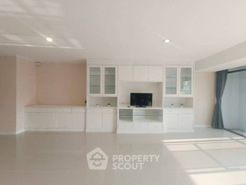 picture 3-BR Condo at The Waterford Park Sukhumvit 53 Condominium near BTS Thong Lor (ID 993996) - 12/19