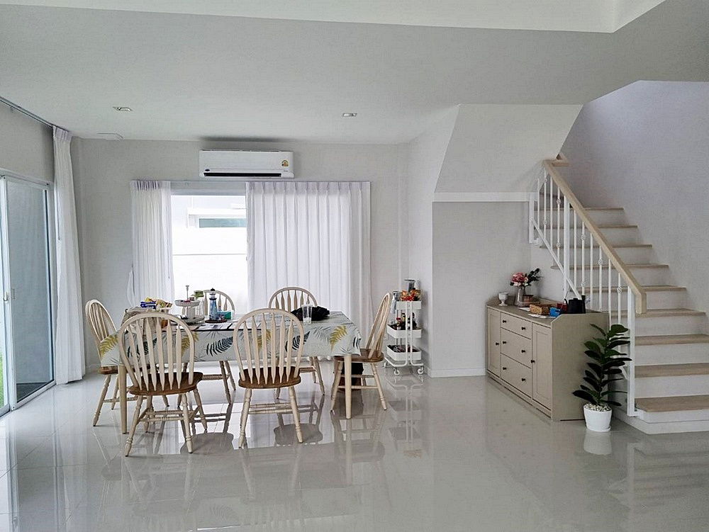 รูป Call : 081-427-3232 โครงการ วรารมย์ ราชพฤกษ์ ตัดใหม่ 56 ตร.วา 4 นอน 3 น้ำ บ้านทิศเหนือ แถมแอร์ 5 เครื่อง กันสาด มุ้งลวด ผ้าม่านครบ เฟอร์บิ้วท์อิน - รูปที่ 3/14