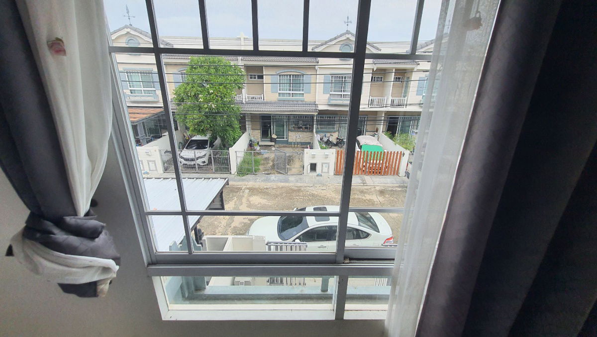 รูป TH05 ให้เช่า ทาวน์โฮม 2 ชั้น ตกแต่งสวย (ไม่รับสัตว์เลี้ยง) เฟอร์นิเจอร์/เครื่องใช้ไฟฟ้าครบ พร้อมอยู่    โครงการ วิลลาจจิโอ บางนา VILLAGGIO BANGNA  - รูปที่ 23/38