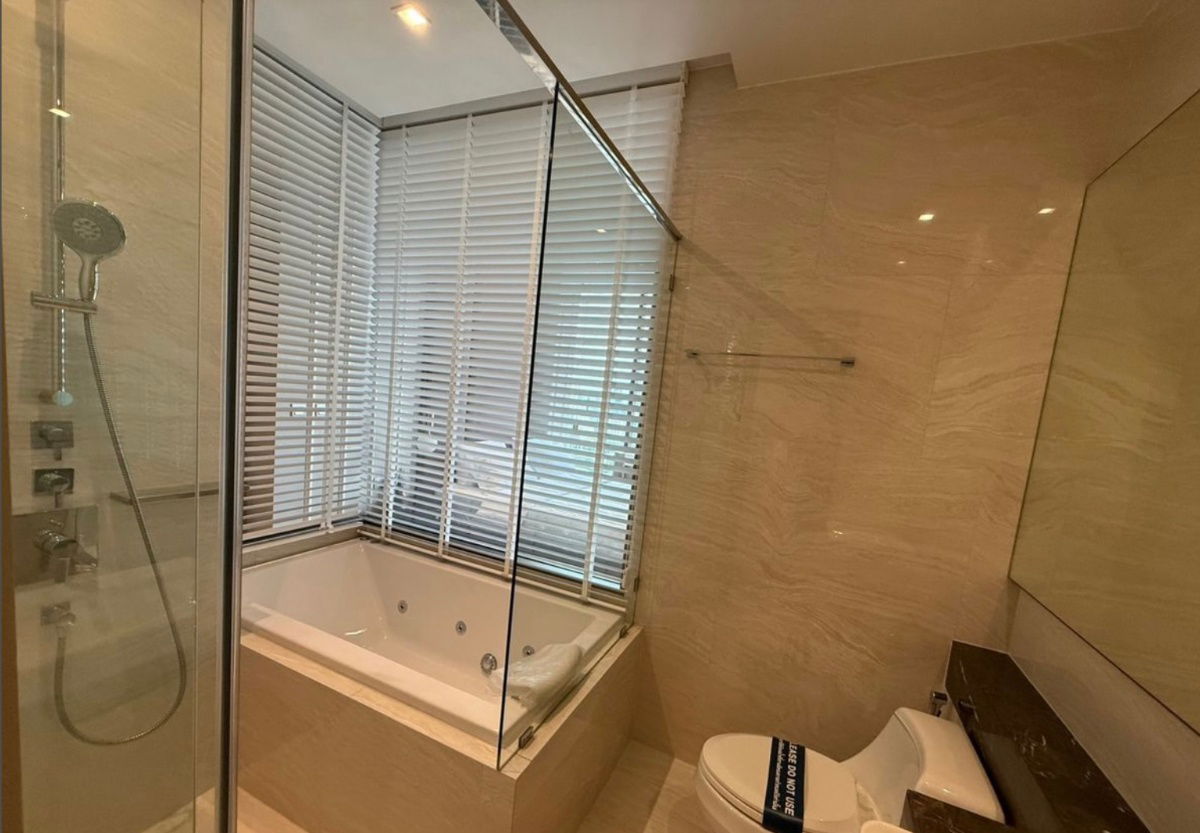 picture rent: Ashton Silom, beautiful, cheap, good location, ready to move in, near BTS Chong Nonsi. Interested? Add me on Line @841qqlnr - 11/22