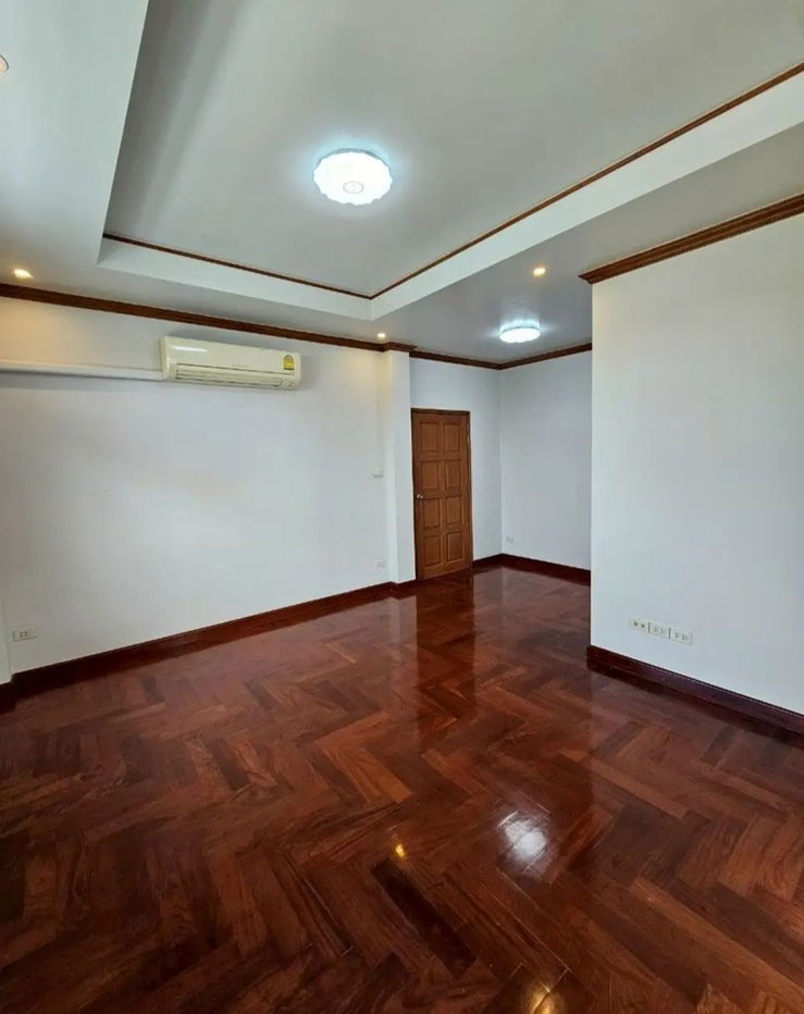 รูป ให้เช่าบ้านเดี่ยว 3 ชั้นลาดพร้าว 93 เหมาะพักอาศัยและสำหรับทำออฟฟิศ สำนักงาน สตูดิโอไลฟ์สด สามารถจดทะเบียนได้ - รูปที่ 3/39