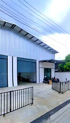 เช่าโรงงาน ปากเกร็ด นนทบุรี : ไทวัสดุ ศรีสมาน 2.2 กม. โรบินสัน ศรีสมาน 900ม. ให้เช่าโกดัง พร้อมออฟฟิศ 255ตร.ม. 72ตร.วา. 1 นอน 1 ออฟฟิศ 3 น้ำ