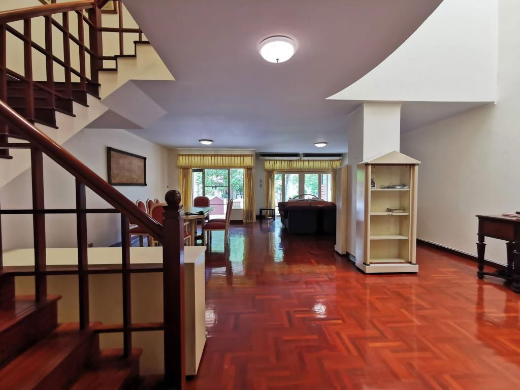 picture Townhouse for rent, 24-hour security, 3 floors, 4 bedrooms, 5 bathrooms, area over 350 sq m. Vibhavadi Rangsit-Ratchadaphisek - 14/57