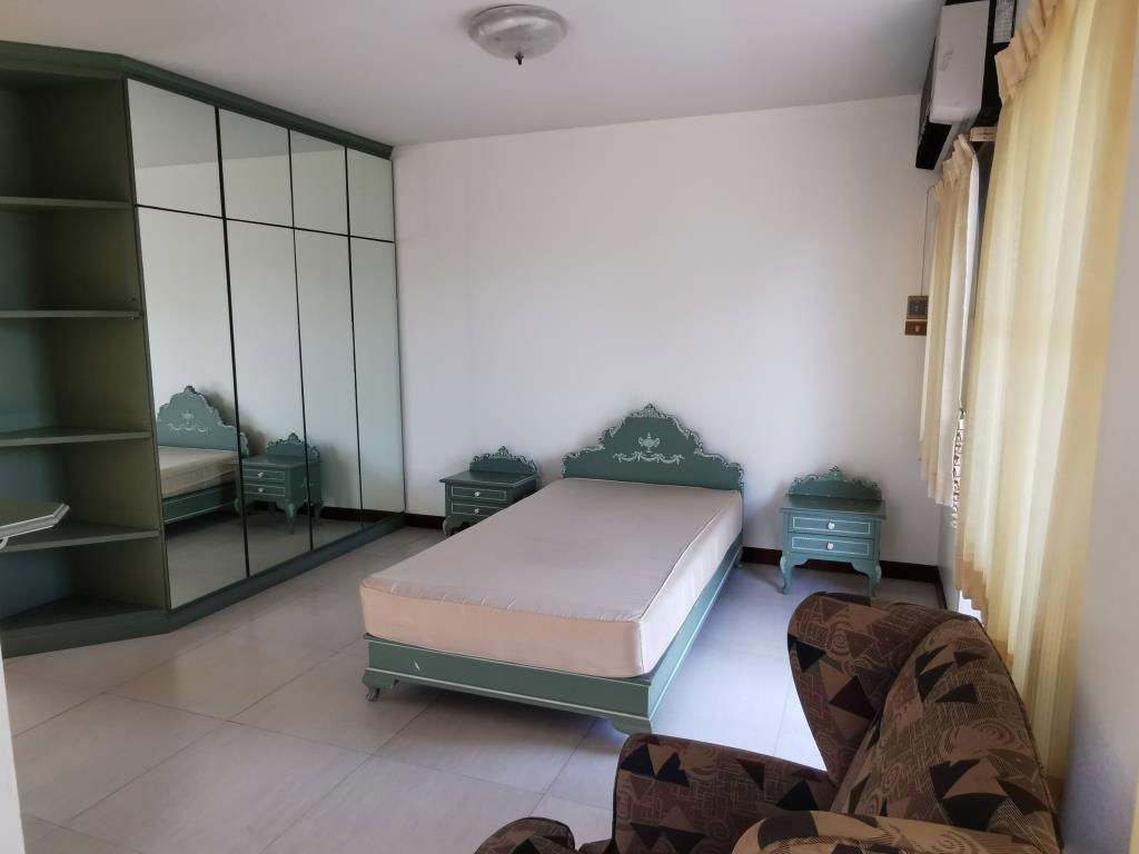 picture Townhouse for rent, 24-hour security, 3 floors, 4 bedrooms, 5 bathrooms, area over 350 sq m. Vibhavadi Rangsit-Ratchadaphisek - 50/57