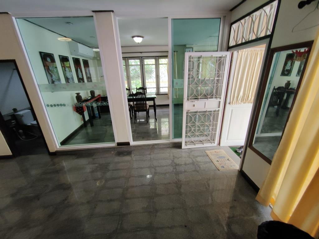 รูป บ้านเดี่ยว 3 ห้องนอน 3 ห้องน้ำ ระเบียงใหญ่ ให้เช่าในหมู่บ้านเพอร์เฟคเพลส รามคำแหง 164 ใกล้โรงเรียนนานาชาติร่วมฤดี RIS   - รูปที่ 29/33