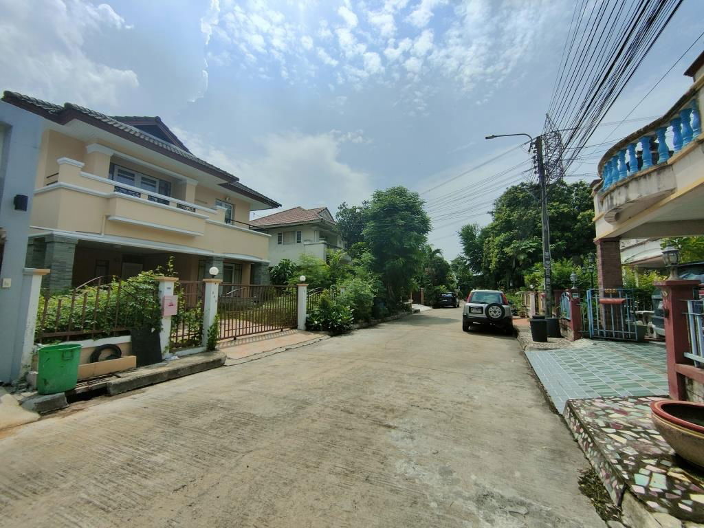 รูป บ้านเดี่ยว 3 ห้องนอน 3 ห้องน้ำ ระเบียงใหญ่ ให้เช่าในหมู่บ้านเพอร์เฟคเพลส รามคำแหง 164 ใกล้โรงเรียนนานาชาติร่วมฤดี RIS   - รูปที่ 32/33