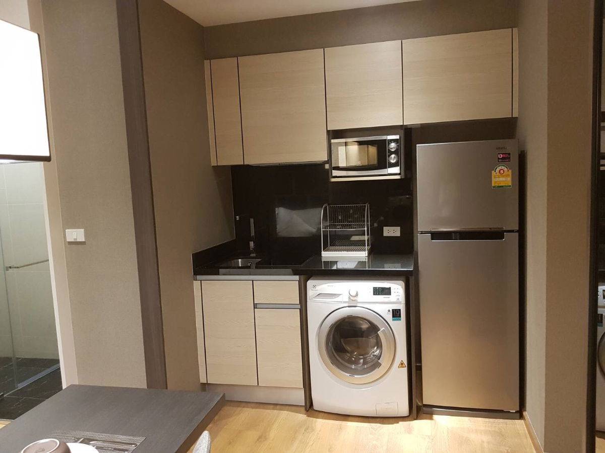 picture R2575 Condo For Rent Park 24 BTS PromPhong - 7/10