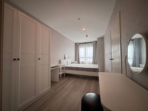 Resort-Style Living! | 2 Bed 2 Bath, Closed Kitchen, Great View, Fully Furnished