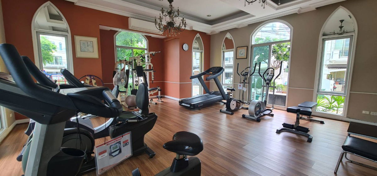 picture Prime Corner Home in a Golden Location! Luxury 3-Storey Townhome – Baan Klang Muang Swiss Town, Kaset–Nawamin - 15/17
