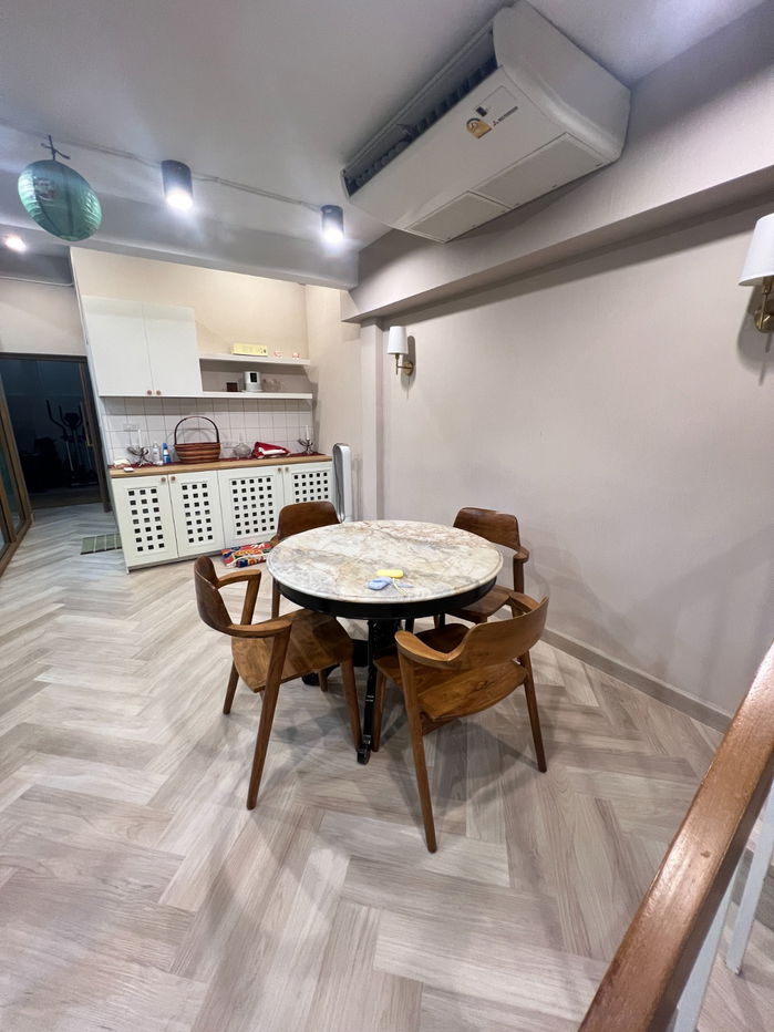 picture Townhouse Nana Sukhumvit Soi 3 for RENT - 3/17