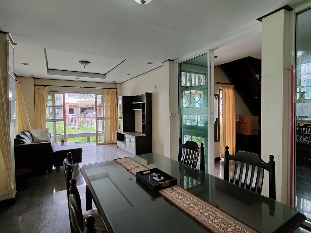 รูป บ้านเดี่ยว 3 ห้องนอน 3 ห้องน้ำ ระเบียงใหญ่ ให้เช่าในหมู่บ้านเพอร์เฟคเพลส รามคำแหง 164 ใกล้โรงเรียนนานาชาติร่วมฤดี RIS   - รูปที่ 4/33