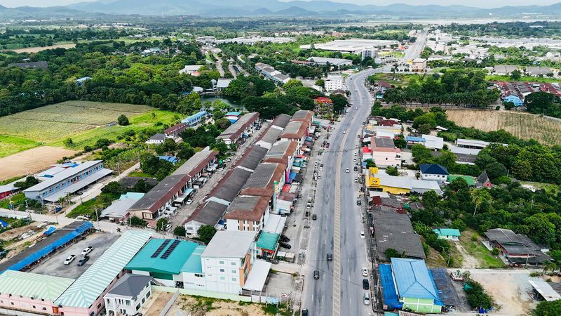รูป ขายที่ดินใกล้สวนเสือ ศรีราชา แปลงสวย รายล้อมด้วยโครงการหมู่บ้าน  - รูปที่ 9/10