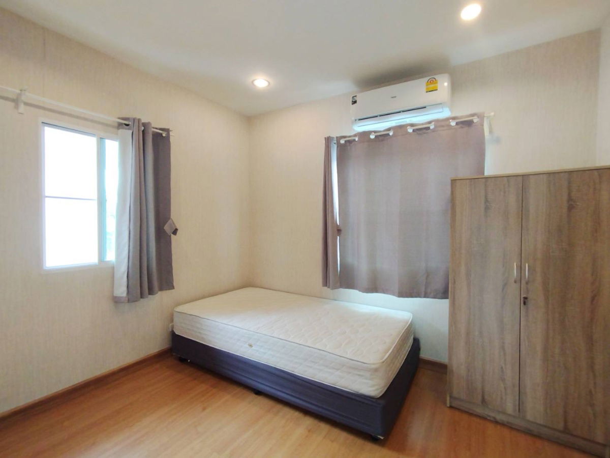 รูป ให้เช่า บ้านภัสสร เพรสทีจ ลักซ์ พัฒนาการ 44  • ขนาด 38 ตารางวา 3 ห้องนอน  2 ห้องน้ำ ค่าเช่า: 45,000 บาทต่แเดือน  ราคา 9.2 ลบ - รูปที่ 3/9