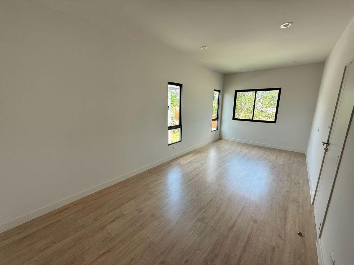 picture European-style detached house by Sansiri, auspicious house number, Saransiri Bangna project (corner unit), next to Bangphli Industrial Estate - 24/25