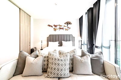 Condos for rent BTS Chit Lom : Condo for rent Noble Ploenchit 1 bedroom 44 sq m. 4th floor, fully furnished, with garden view