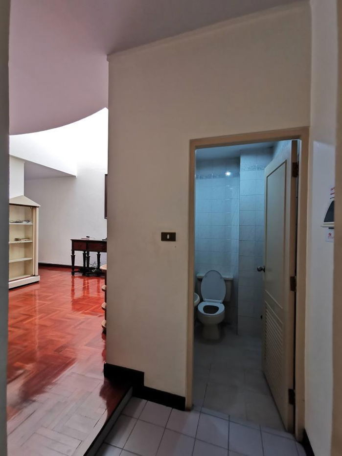 picture Townhouse for rent, 24-hour security, 3 floors, 4 bedrooms, 5 bathrooms, area over 350 sq m. Vibhavadi Rangsit-Ratchadaphisek - 13/57