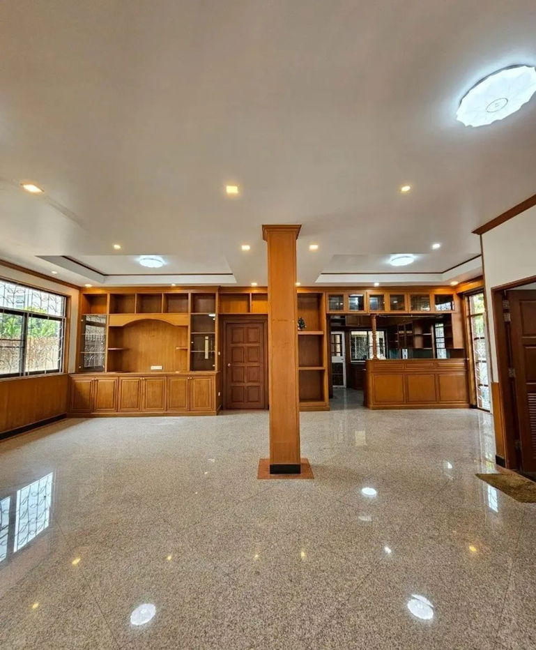 รูป ให้เช่าบ้านเดี่ยว 3 ชั้นลาดพร้าว 93 เหมาะพักอาศัยและสำหรับทำออฟฟิศ สำนักงาน สตูดิโอไลฟ์สด สามารถจดทะเบียนได้ - รูปที่ 21/39