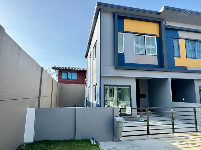 ขายทาวน์โฮม : ขายทาวน์โฮมมือ 1 แปลงมุมทำเลสวย สิริเพลส ประชาอุทิศ 75