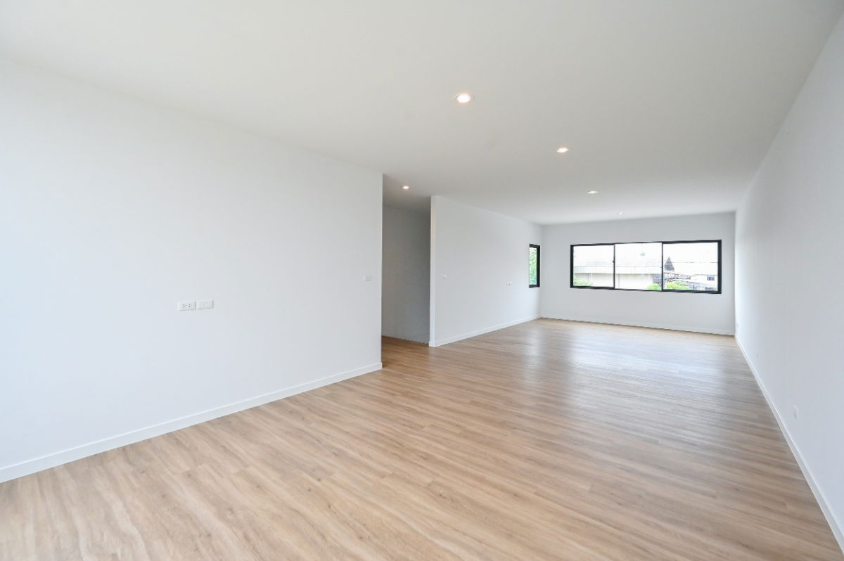 รูป คุ้มค่าทั้งอยู่อาศัยและทำธุรกิจ อาคารพาณิชย์ Siri Avenue บางนา บ้านเลขที่ 988/34 - รูปที่ 9/9
