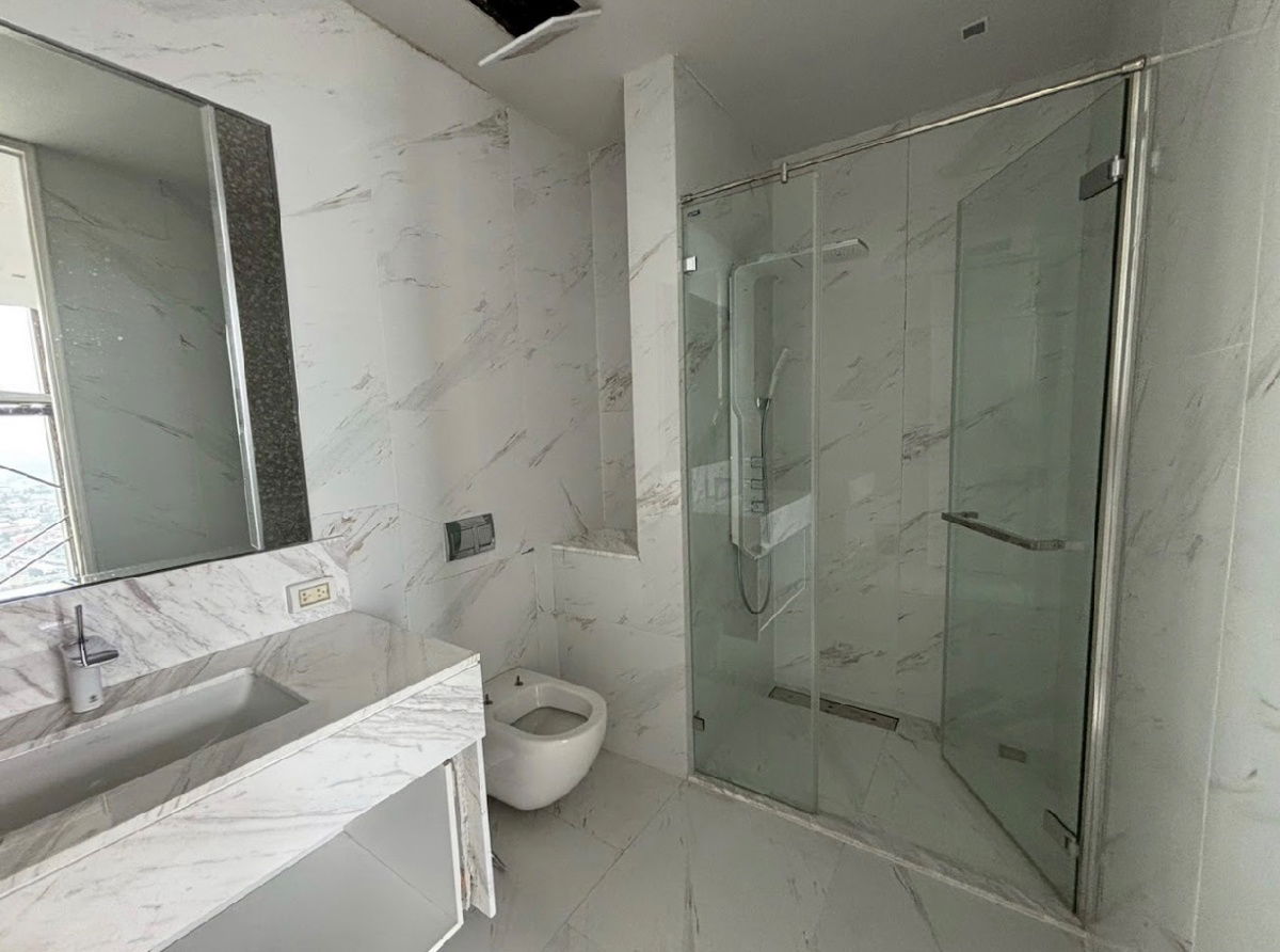 picture Penthouse for sale in a luxury condo with a view of the Chao Phraya River.🛳️🗺️  Project: Canapaya Residence🏦 - 16/30