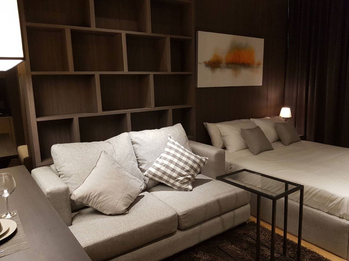 picture R2575 Condo For Rent Park 24 BTS PromPhong - 1/10