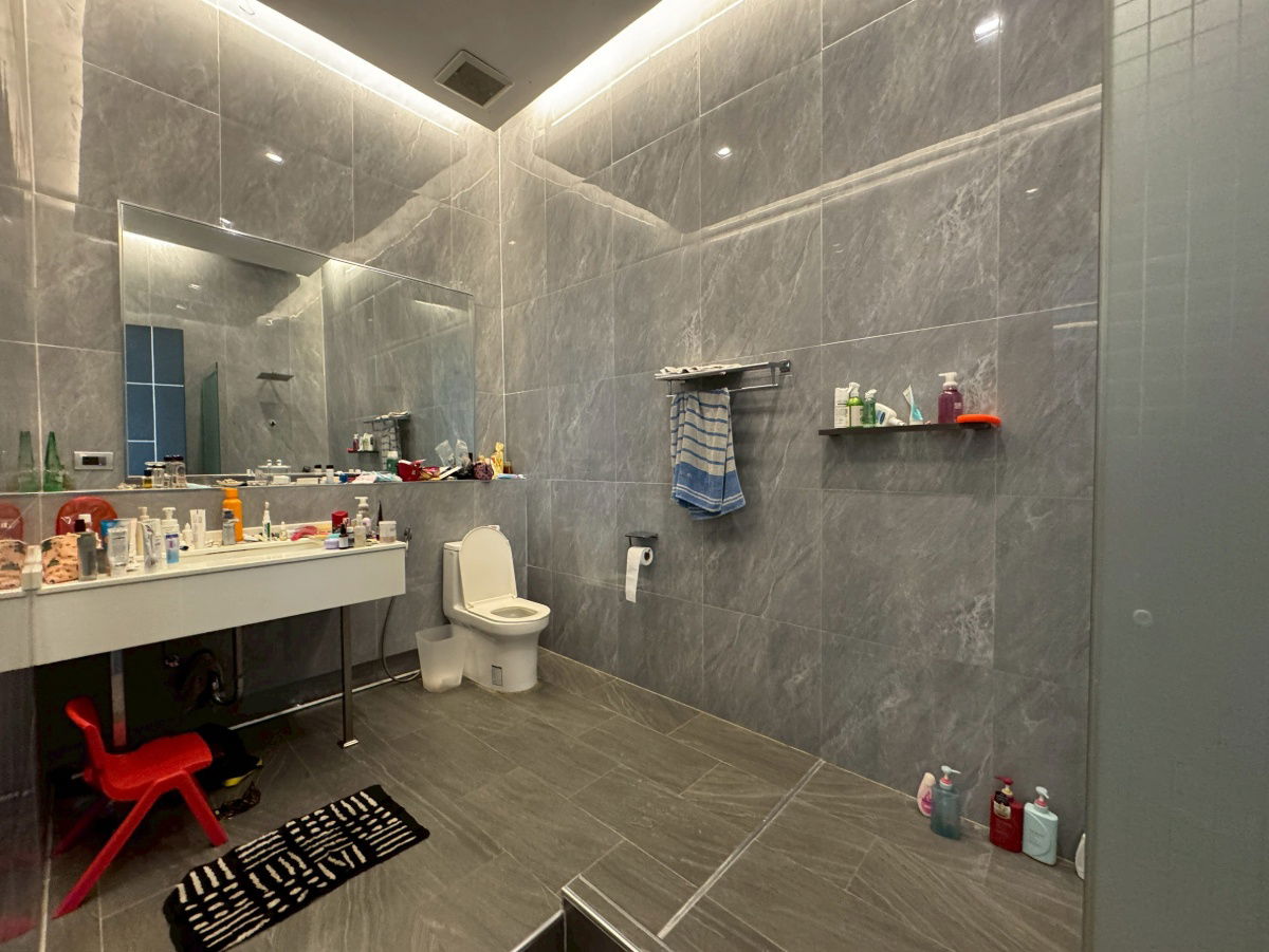 picture Spacious space like a house! Exclusive Penthouse for rent at Ekkamai. - 5/10